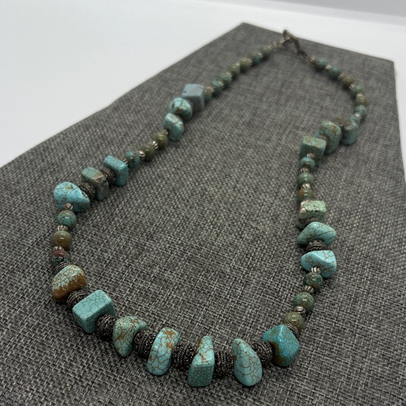 Jewelry - Turquoise Beaded Necklace